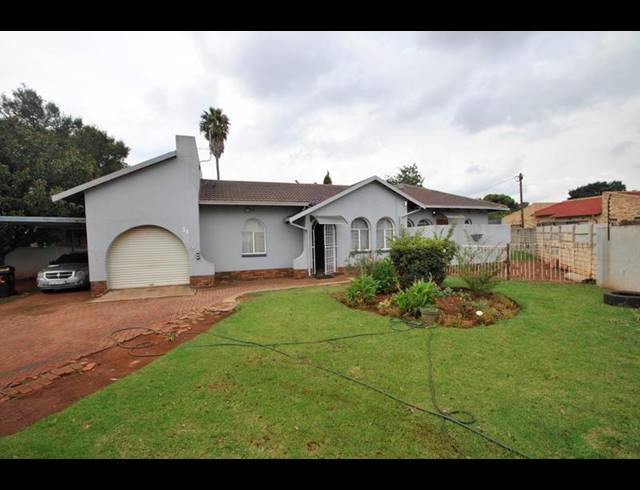 3 BEDROOM HOUSE FOR SALE IN DAWN PARK